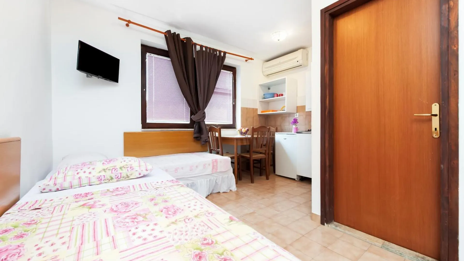 Up To 5 People,Near Beach And Centre Hotel Rovinj Croatia